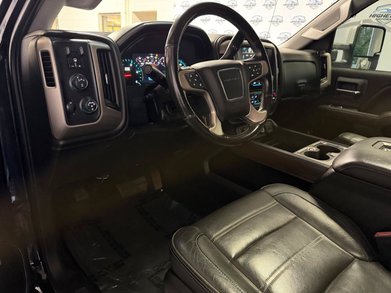 Used 2018 GMC Sierra 2500 Denali w/ Suspension Package, Off-Road AWD/4WD image 14
