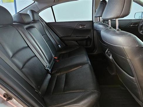 Used 2016 Honda Accord Touring image 18