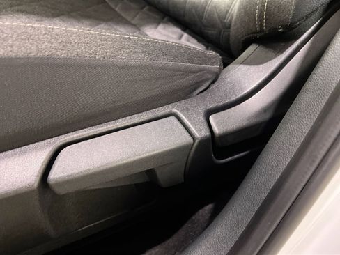 Used 2025 Nissan Kicks SV image 23