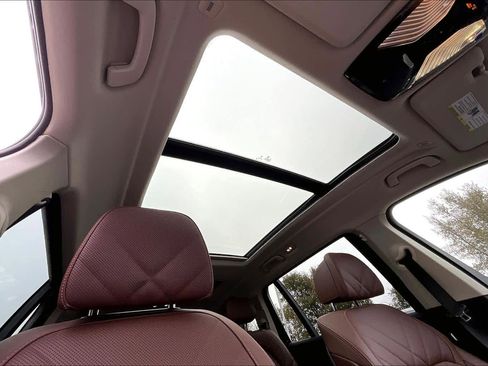 Used 2025 BMW X7 xDrive40i w/ Premium Package image 23