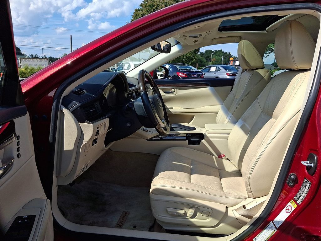 Used 2015 Lexus ES 350 w/ Luxury Package FWD image 13