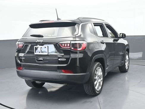 Used 2024 Jeep Compass Latitude image 5