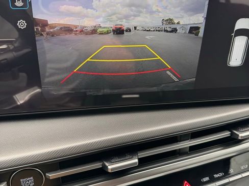 Used 2025 Hyundai Santa Fe SE FWD image 19