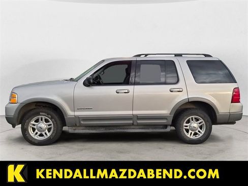 Used 2002 Ford Explorer XLT image 2