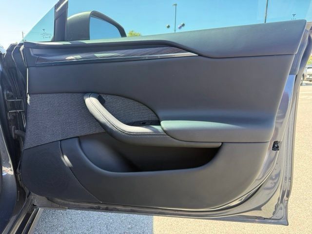 Used 2022 Tesla Model S AWD/4WD image 26