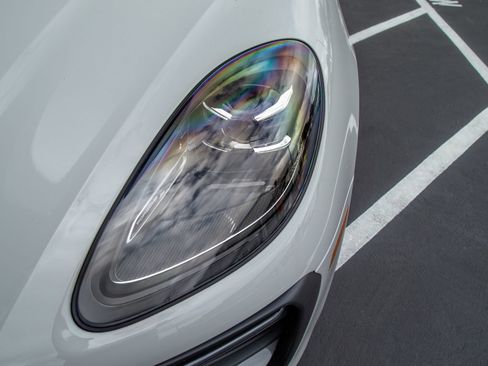 Certified 2026 Porsche Macan Turbo AWD/4WD image 11