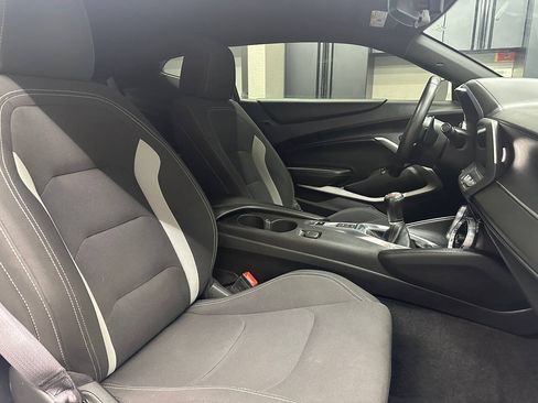 Used 2017 Chevrolet Camaro SS RWD image 47