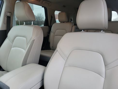 Used 2024 Nissan Pathfinder SL w/ SL Premium Package image 14