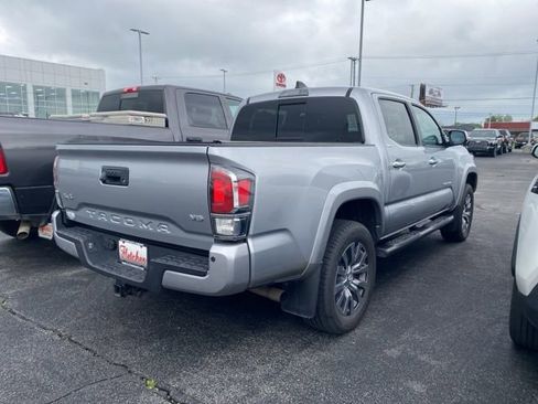 Used 2021 Toyota Tacoma Limited image 4