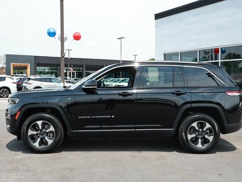 Used 2023 Jeep Grand Cherokee 4WD 4xe image 9