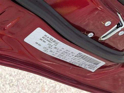 Used 2019 Jeep Cherokee Latitude Plus image 29