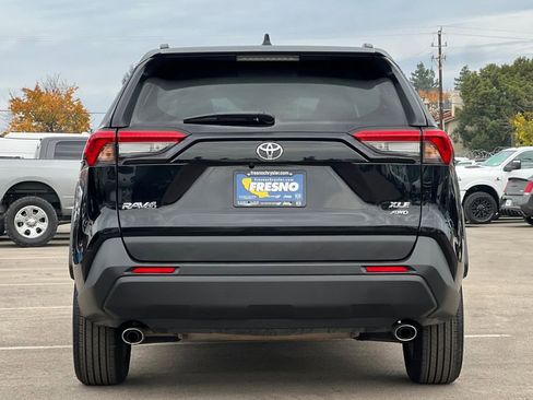 Used 2024 Toyota RAV4 XLE image 5