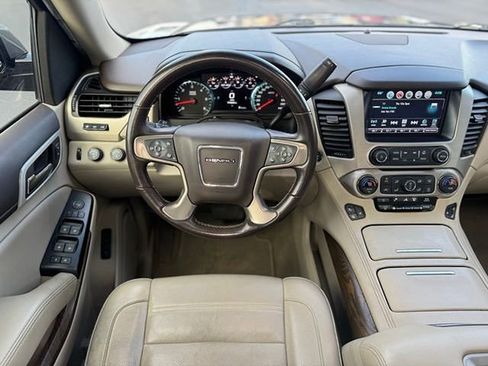 Used 2019 GMC Yukon Denali w/ Denali Ultimate Package image 12