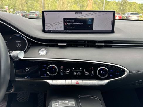 Used 2023 Genesis GV70 2.5T w/ Select Package image 26