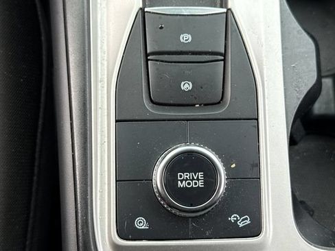 Used 2023 Ford Explorer XLT AWD/4WD image 36