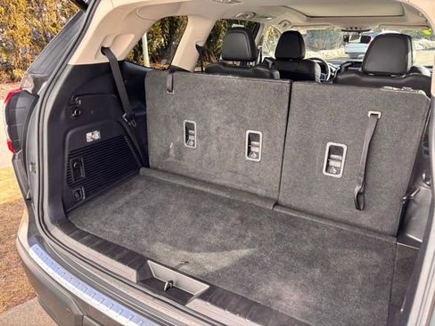 Used 2019 Subaru Ascent Limited image 17