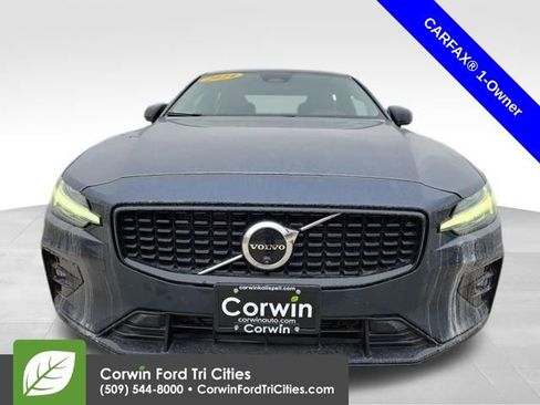 Used 2024 Volvo S60 B5 Plus image 4