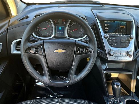 Certified 2017 Chevrolet Equinox LS image 9