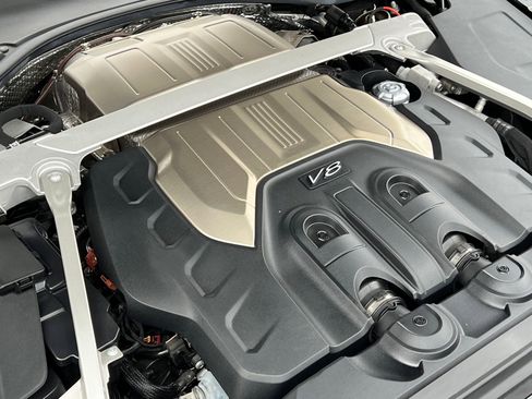 Used 2022 Bentley Flying Spur V8 image 45