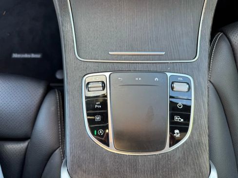 Used 2022 Mercedes-Benz GLC 300 4MATIC image 16
