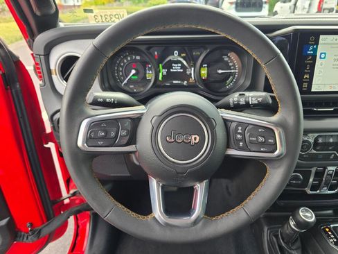 Used 2024 Jeep Wrangler Unlimited Sahara image 30