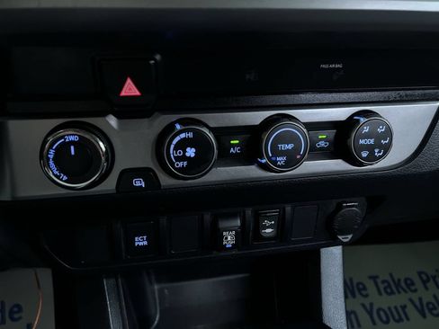 Used 2019 Toyota Tacoma SR5 AWD/4WD image 24