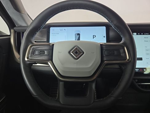 Used 2024 Rivian R1S Adventure AWD/4WD image 28