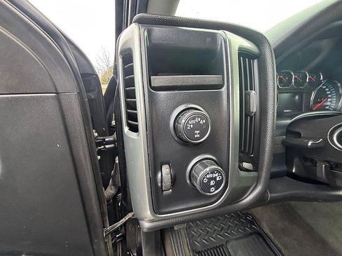 Used 2018 Chevrolet Silverado 1500 LT w/ All Star Edition image 20