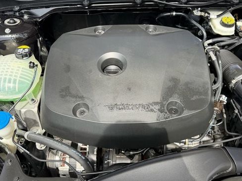 Used 2019 Volvo XC40 T5 Inscription AWD/4WD image 18