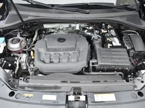 Used 2023 Volkswagen Tiguan SE image 48
