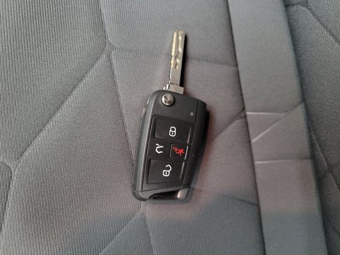 Used 2025 Volkswagen Jetta Sport FWD image 32