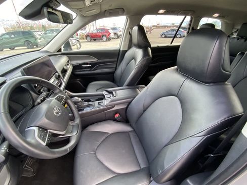 Certified 2025 Toyota Grand Highlander AWD image 11