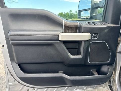 Used 2020 Ford F350 Lariat w/ Lariat Ultimate Package AWD/4WD image 13