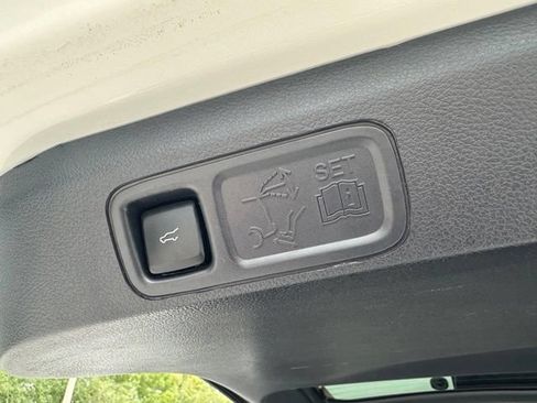 Certified 2022 Ford Expedition Limited RWD image 37