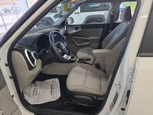 Certified 2025 Kia Soul LX image 13