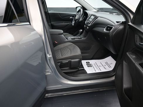 Used 2018 Chevrolet Equinox LT FWD image 13