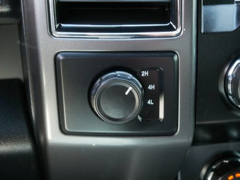 Used 2020 Ford F150 XLT w/ Equipment Group 302A Luxury AWD/4WD image 25