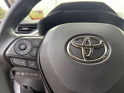 Certified 2022 Toyota RAV4 XLE w/ Convenience Package AWD/4WD image 12