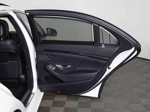 Used 2019 Mercedes-Benz S 560 4MATIC Sedan image 28