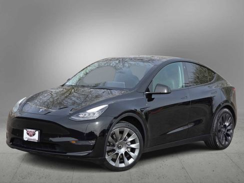 Used 2021 Tesla Model Y Long Range image 1