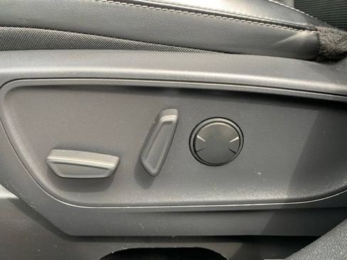 Certified 2025 Ford Escape Platinum AWD/4WD image 15