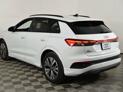 Used 2025 Audi Q4 e-tron Premium Plus w/ Premium Plus image 3