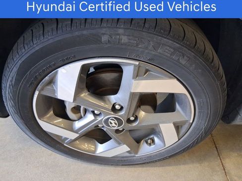 Certified 2025 Hyundai Venue SEL image 26