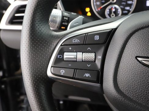 Used 2025 Genesis G70 2.5T image 22