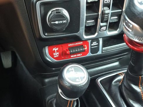 Used 2020 Jeep Gladiator Mojave w/ Cold Weather Group AWD/4WD image 38