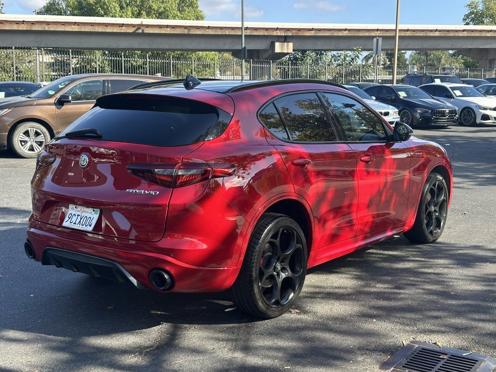 Used 2022 Alfa Romeo Stelvio Veloce AWD/4WD image 8