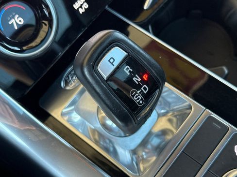 Used 2020 Land Rover Range Rover Sport HSE image 24