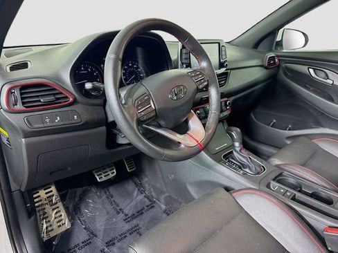 Used 2018 Hyundai Elantra GT Sport image 18