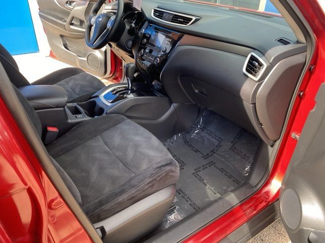 Used 2016 Nissan Rogue SV AWD/4WD image 19
