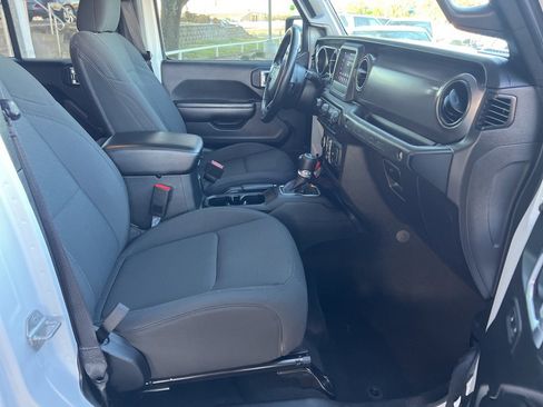 Used 2021 Jeep Wrangler Unlimited Sport image 12